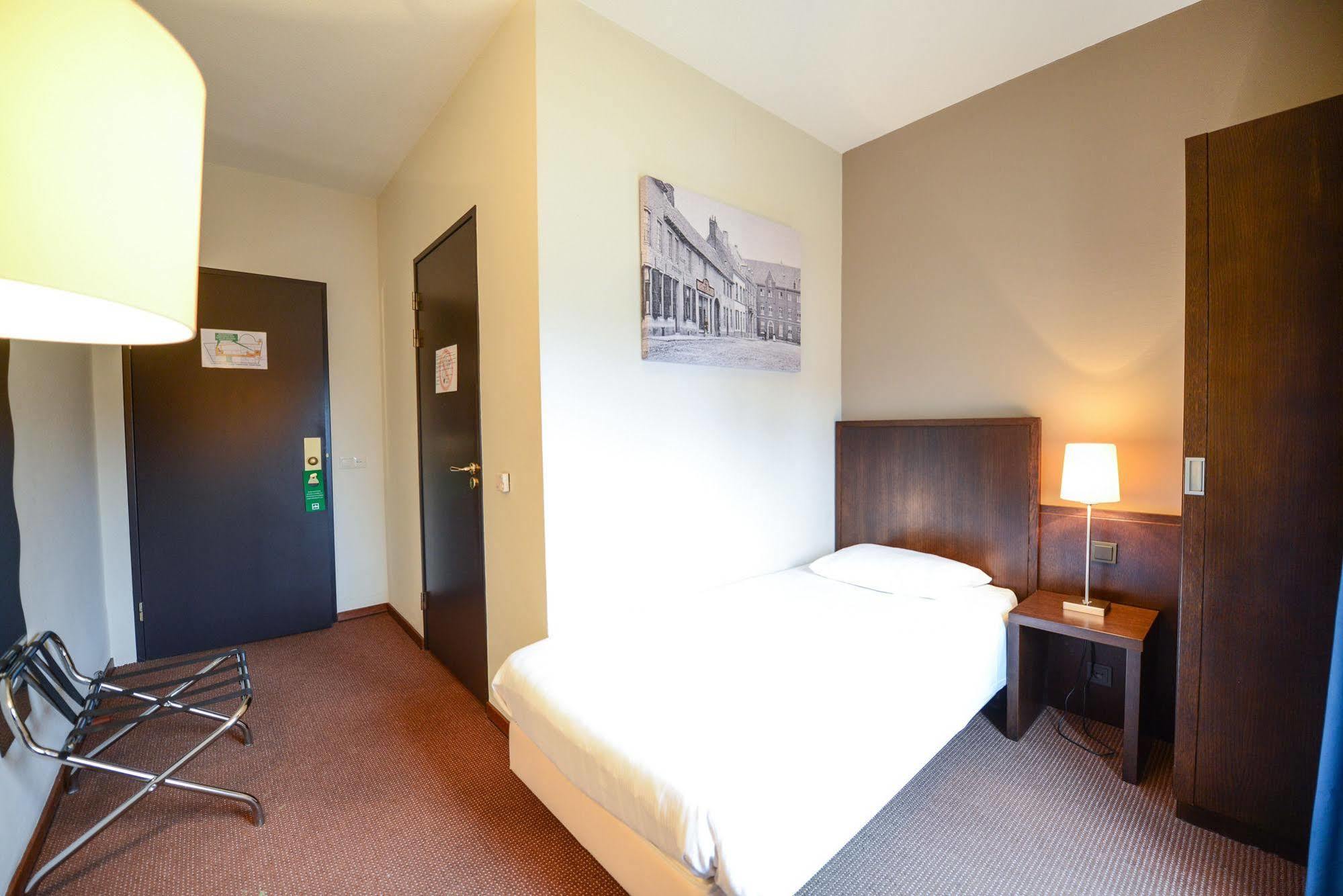 Hotel Munten Weert Exterior photo
