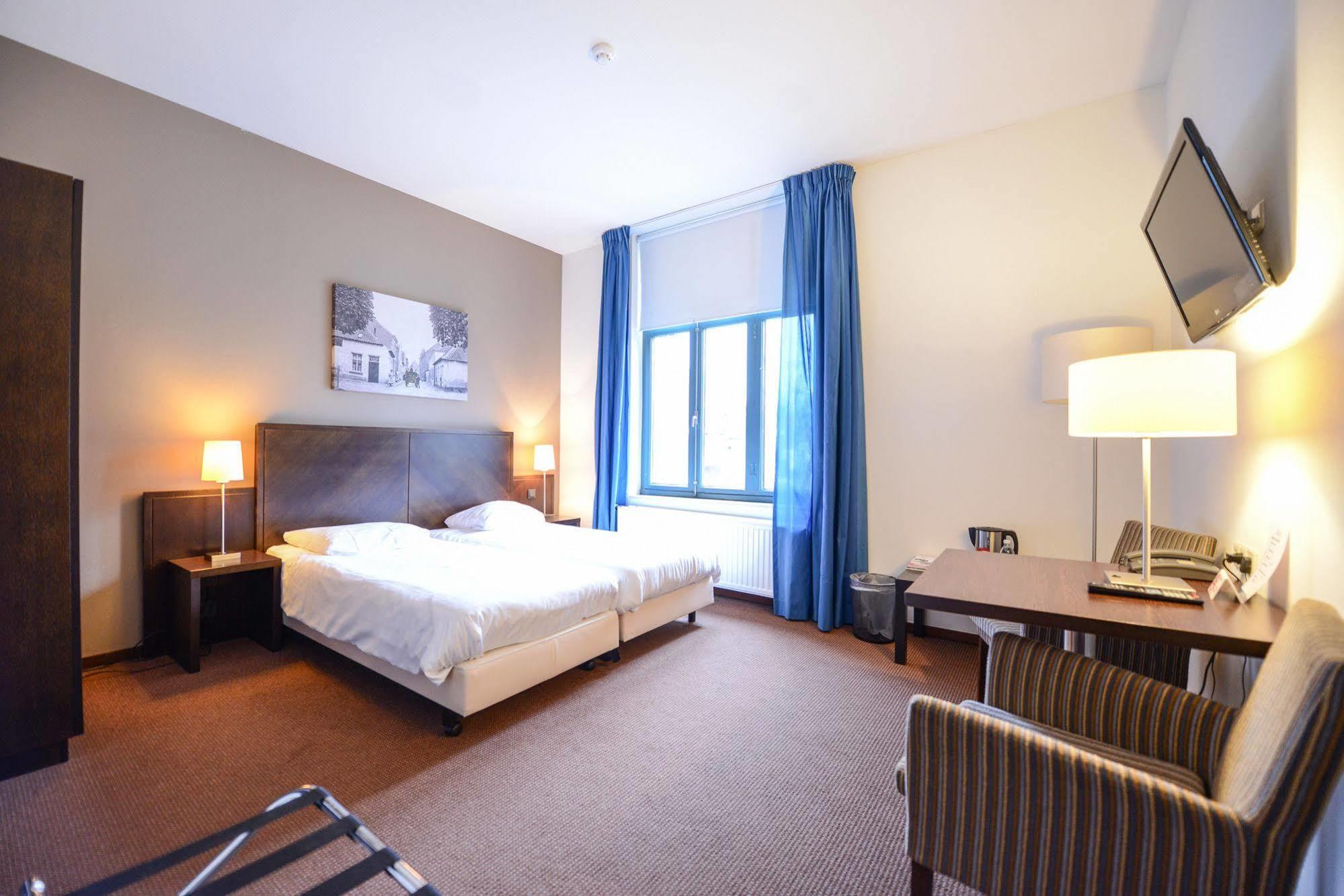 Hotel Munten Weert Exterior photo