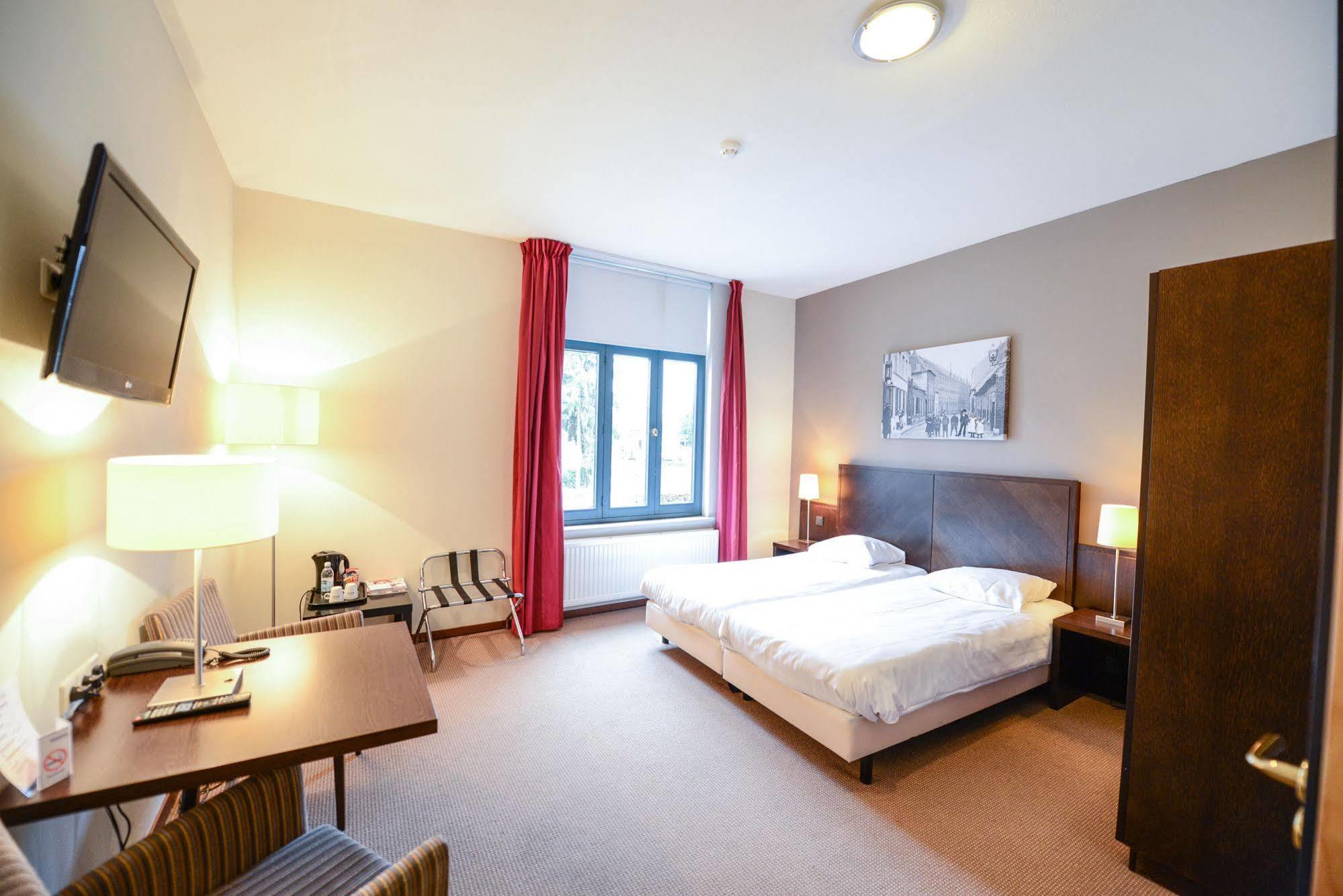 Hotel Munten Weert Exterior photo