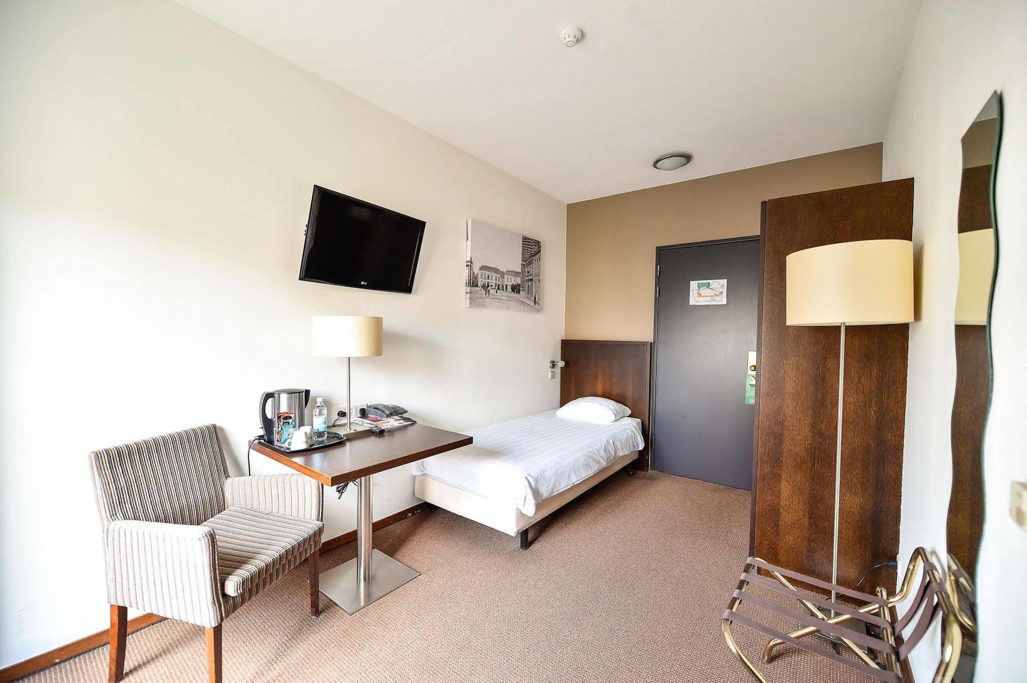 Hotel Munten Weert Exterior photo